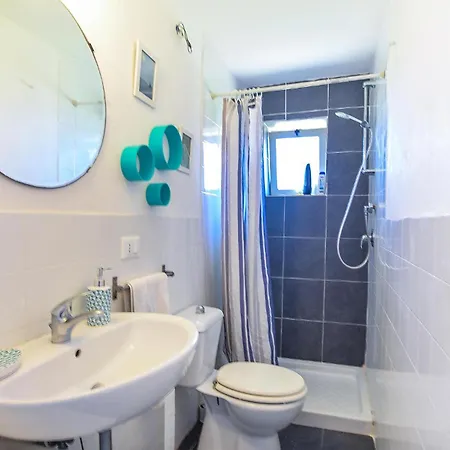 Stunning In With House Sea View Semesterbostad