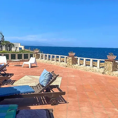 Semesterbostad Stunning In With House Sea View